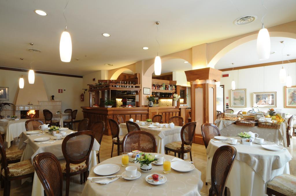 Hotel Cristallo Conegliano Buitenkant foto